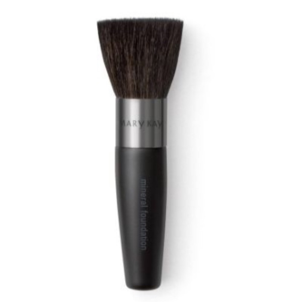 Mary Kay mineral foundation brush!!